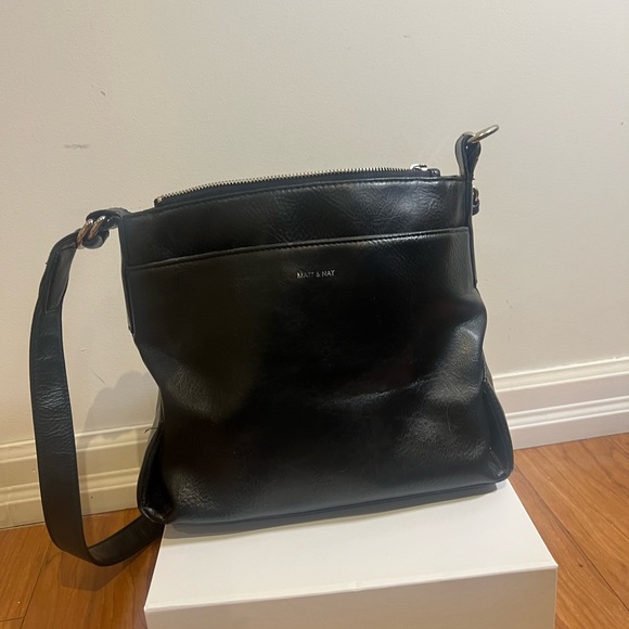Matt and Nat crossbody purse - Picture 2 of 3